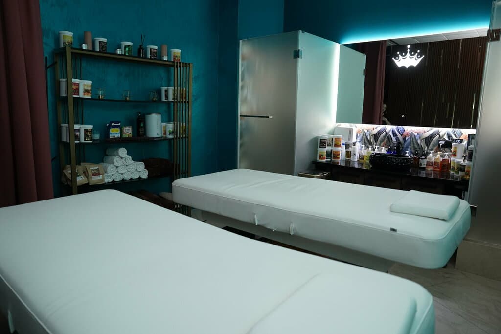 Салон красоты Aqua Queen академия здоровья и красоты