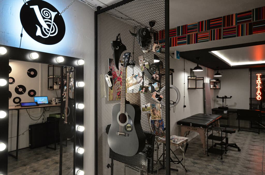 Салон красоты Тату-студия Уголь