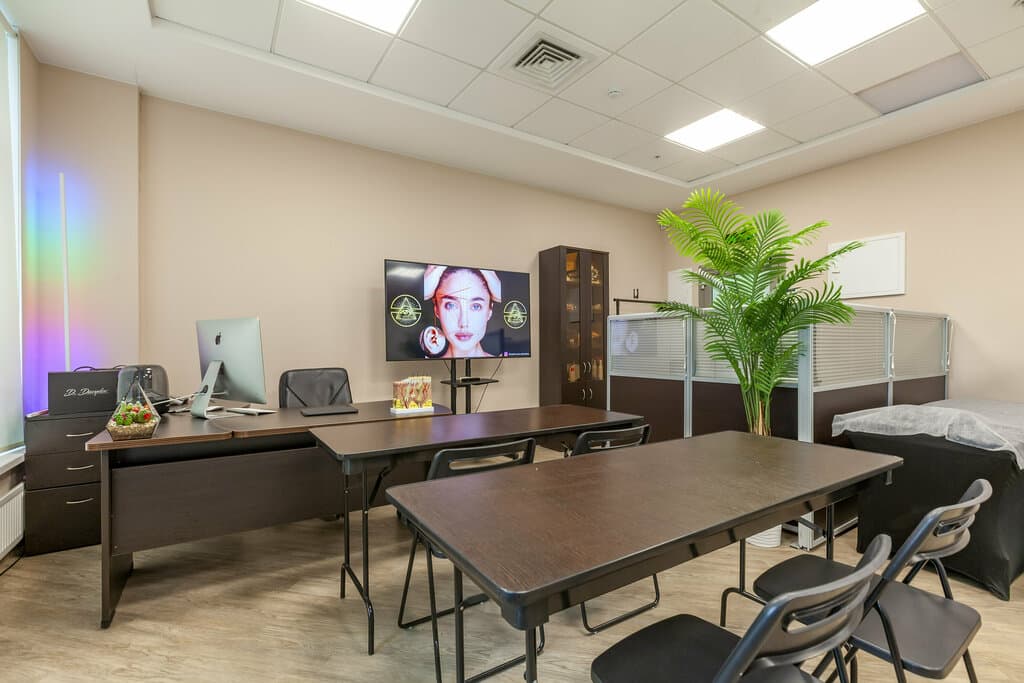 Салон красоты Международный институт перманентного макияжа им. Дениса Давыдова